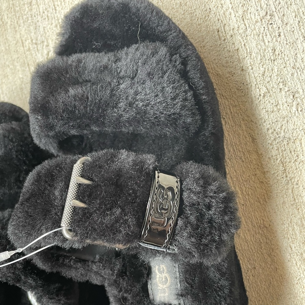 Ugg Fuzz Yeah Women's Slipper - image 1